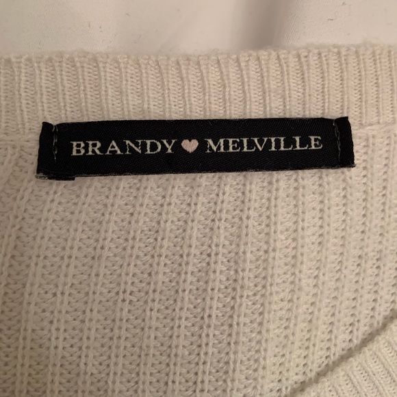 Brandy Melville sweater - Picture 2 of 2